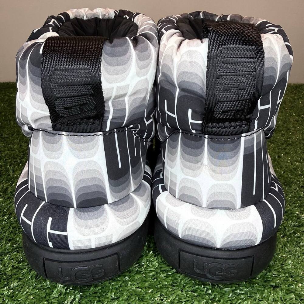 UGG Classic Maxi Wavelength Mini boots in black and white women’s 7 size - Picture 5 of 6